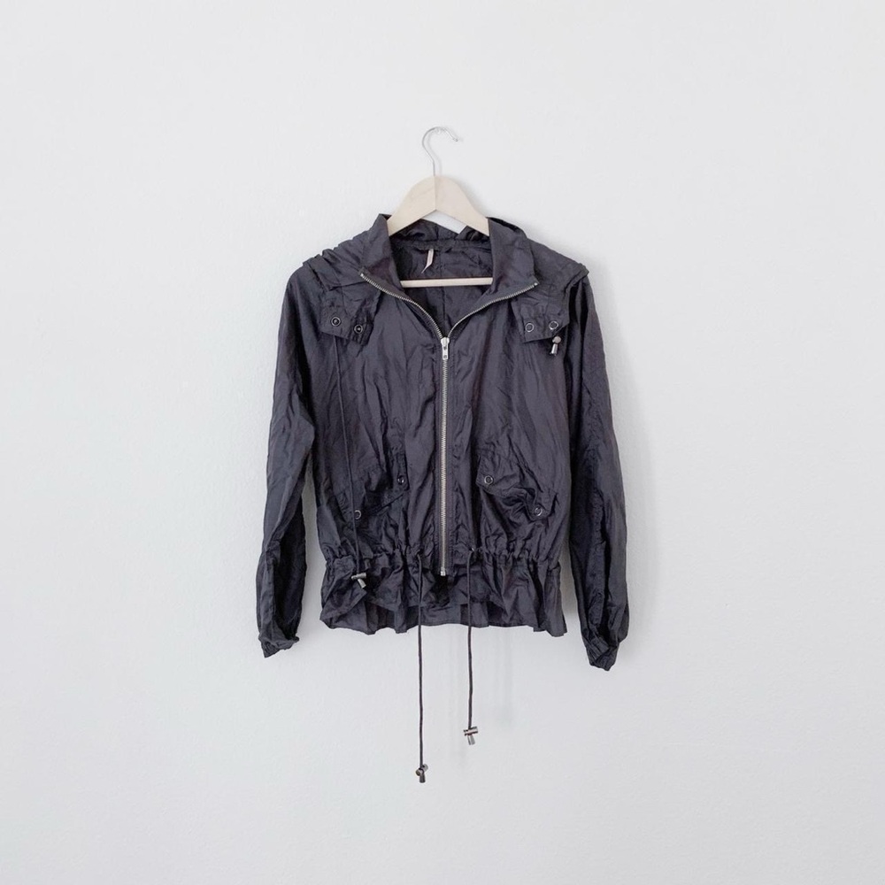 LIKE NEW! FREE PEOPLE! DARK GRAY LIGHT WINDBREAKER ZIP UP JACKET! - Picture 4 of 6